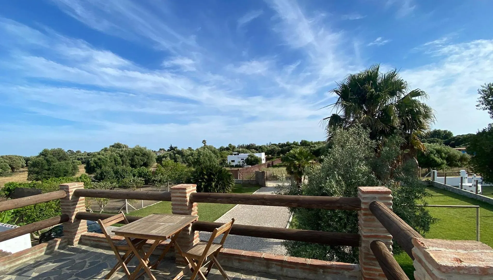 Quinta Mangueta Es Una Casa Con Piscina En Zahora Cerca De La Playa Cádiz España