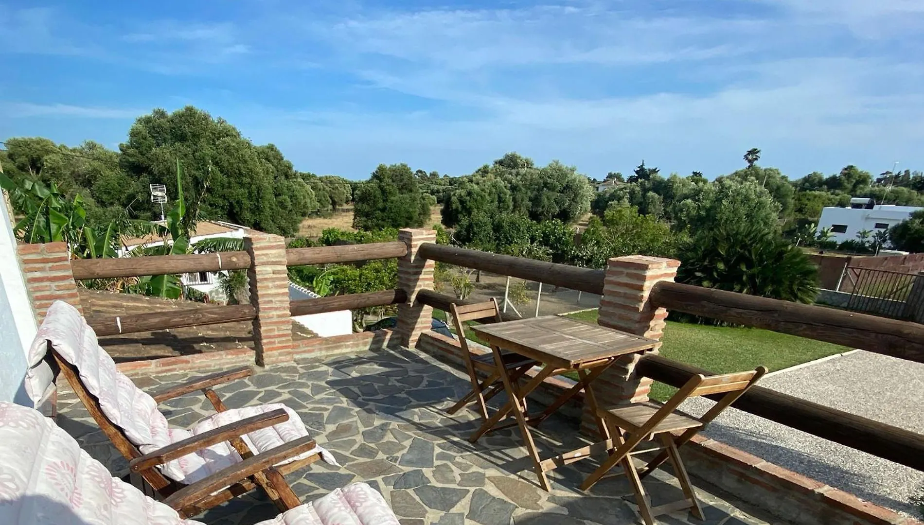Quinta Mangueta Es Una Casa Con Piscina En Zahora Cerca De La Playa Cádiz